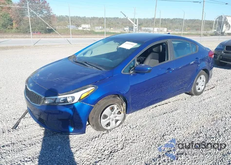 2017 Kia Forte Lx z USA, uszkodzony, nr VIN 3KPFL4A72HE086306
